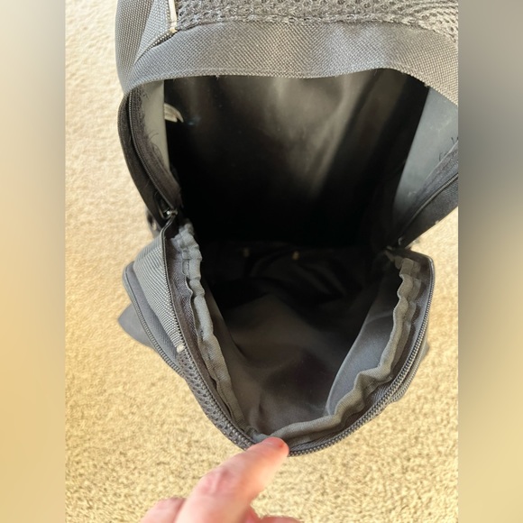 Syncrude Travel Bag - Picture 7 of 12